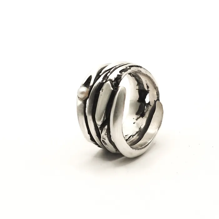 OSSOSS TINY PEARL RING 1 Rings