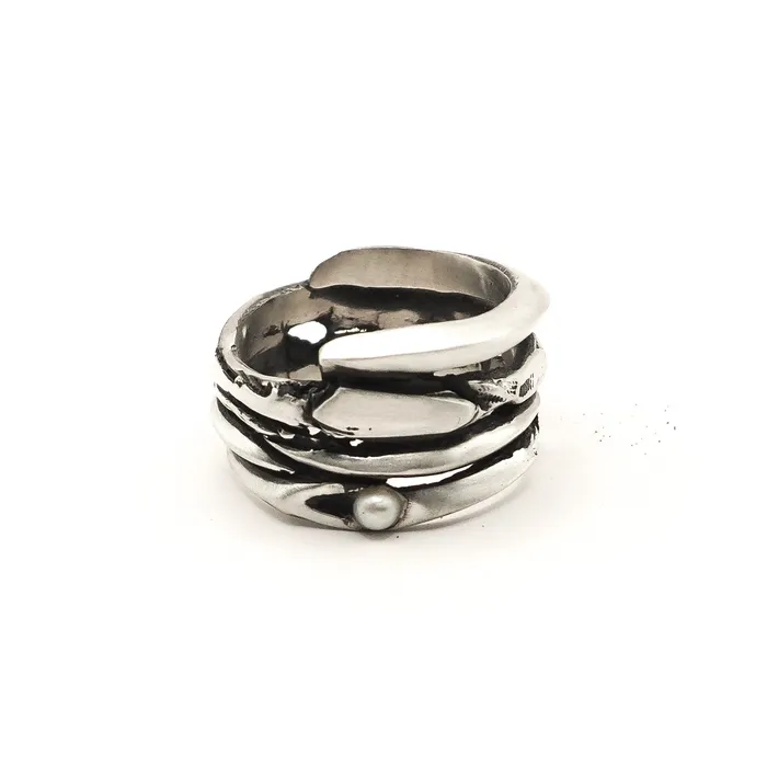 OSSOSS TINY PEARL RING 1 Rings