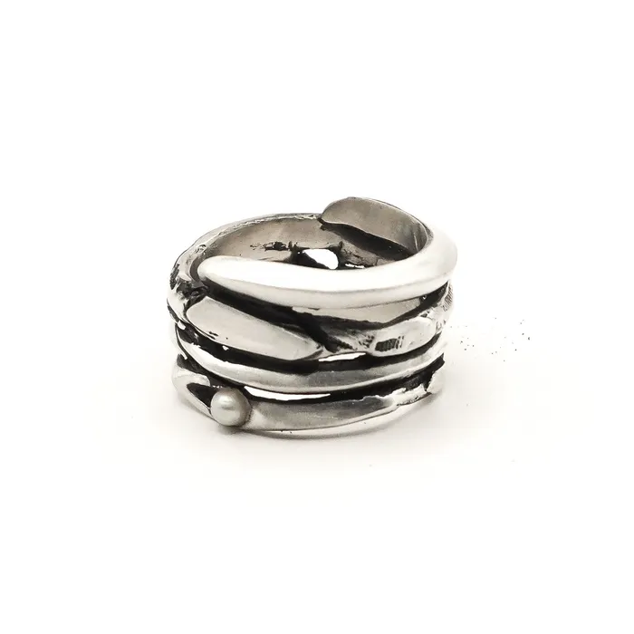 OSSOSS TINY PEARL RING 1 Rings