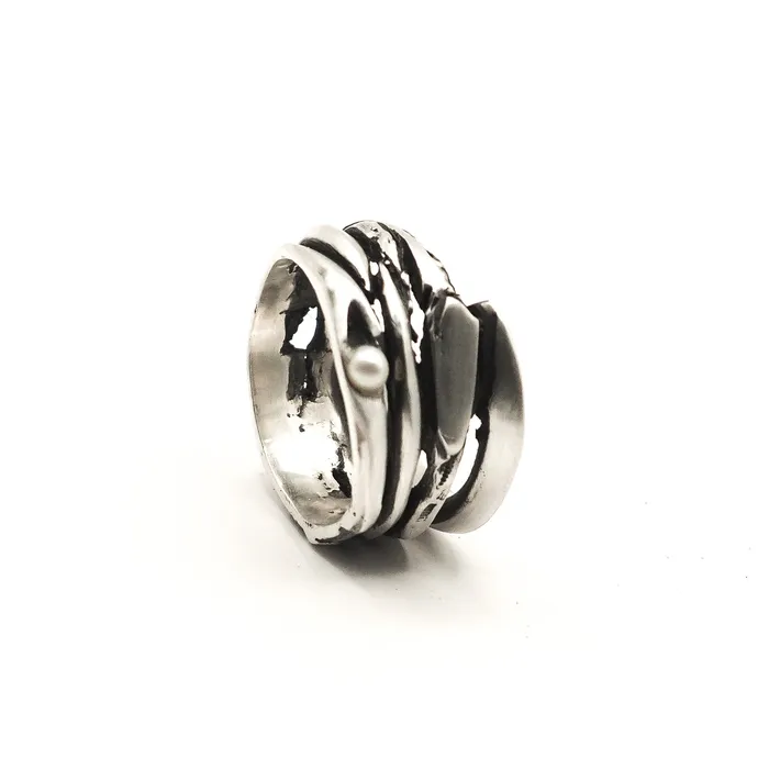 OSSOSS TINY PEARL RING 1 Rings