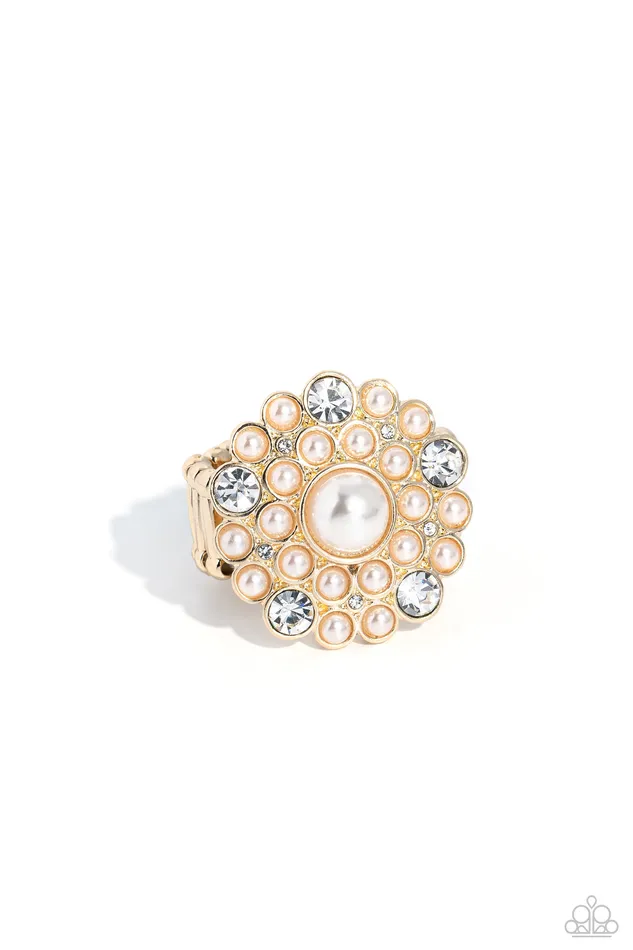 Paparazzi Accessories Rings Gatsby Gait Gold White Pearl Rhinestone Ring Paparazzi Paparazzi Accessories Rings Gatsby Gait Gold White Pearl Rhinestone Ring Paparazzi