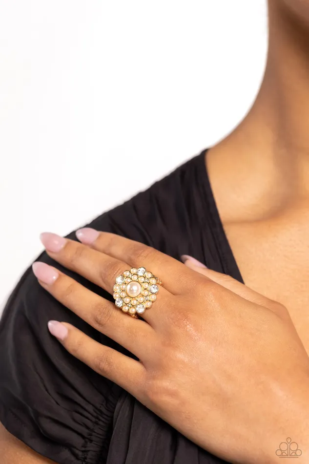 Paparazzi Accessories Rings Gatsby Gait Gold White Pearl Rhinestone Ring Paparazzi