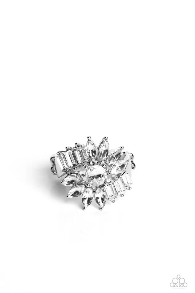 Paparazzi Accessories Rings Untamable Universe White Rhinestone Silver Ring Paparazzi Paparazzi Accessories Rings Untamable Universe White Rhinestone Silver Ring Paparazzi
