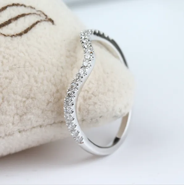 PARADE DESIGNS Rings 14K White Gold Contoured Diamond Band