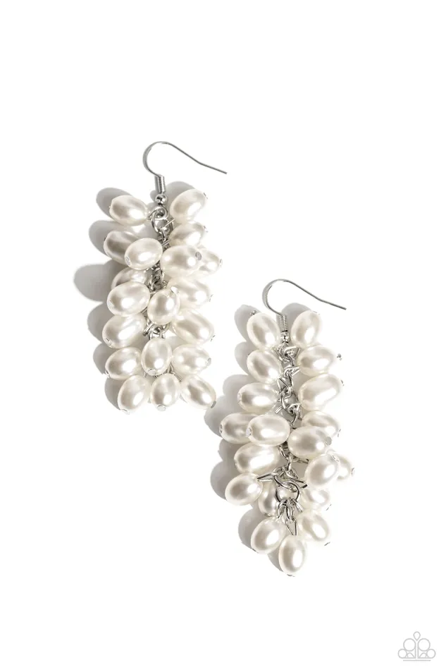 Pearl Posse White Pearl Cluster Silver Earrings Paparazzi Paparazzi Accessories Earrings Pearl Posse White Pearl Cluster Silver Earrings Paparazzi Paparazzi Accessories Earrings