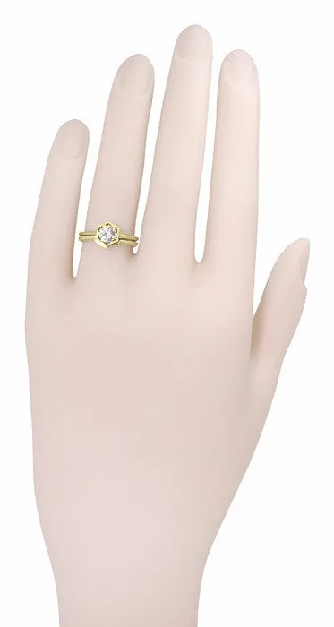 Rings Antique Jewelry Mall Art Deco Filigree Scrolls Engraved Contoured Wedding Band in 14 Karat Yellow Gold Rings Antique Jewelry Mall Art Deco Filigree Scrolls Engraved Contoured Wedding Band in 14 Karat Yellow Gold