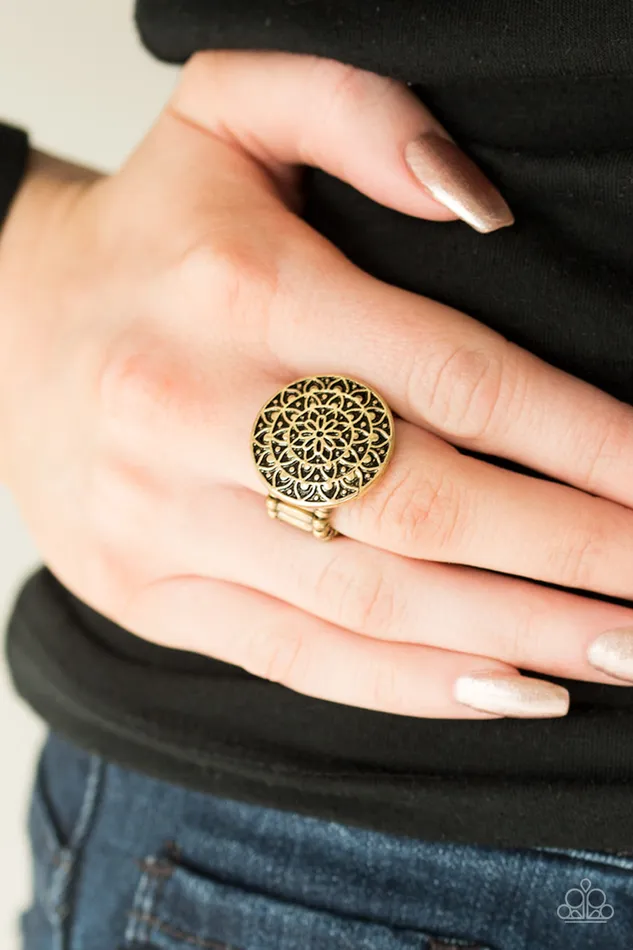 Rings Paparazzi Accessories Paparazzi Petal Mantra Brass Round Floral Ring Rings Paparazzi Accessories Paparazzi Petal Mantra Brass Round Floral Ring