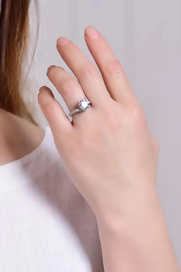 Rings Trendsi Keep Your Eyes On Me 3 Carat Moissanite Ring