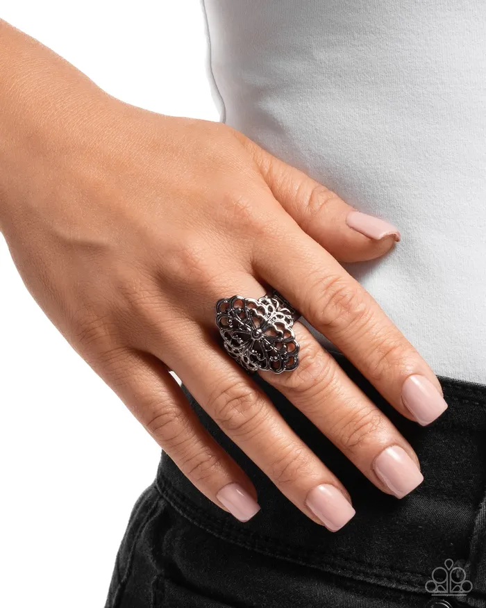Rings Victorian Vanity Black Gunmetal Filigree Ring Paparazzi Paparazzi Accessories