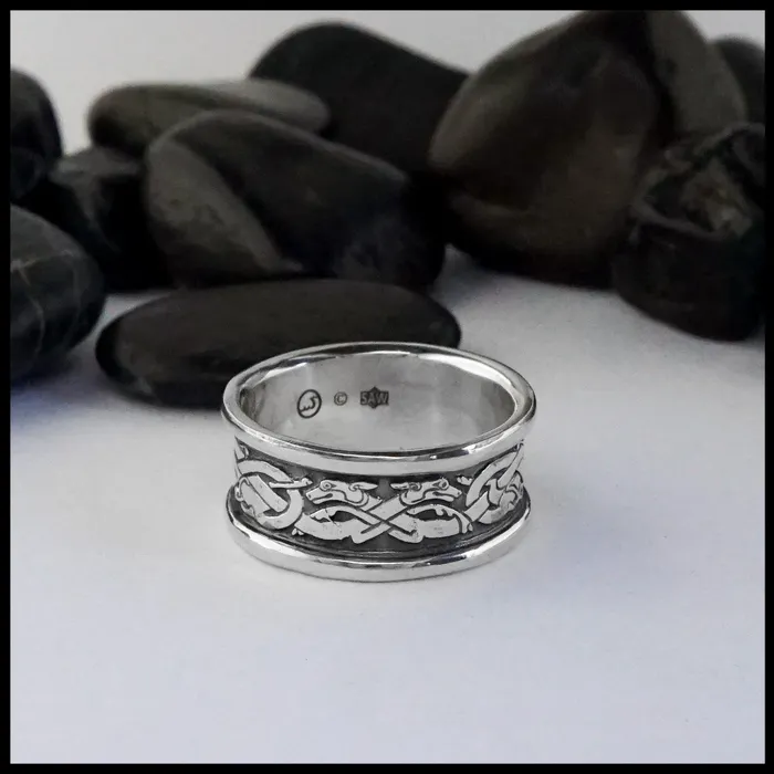 Walker Metalsmiths Rings Gold Double Dogs Band
