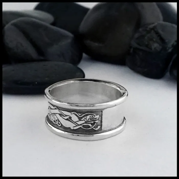 Walker Metalsmiths Rings Gold Double Dogs Band
